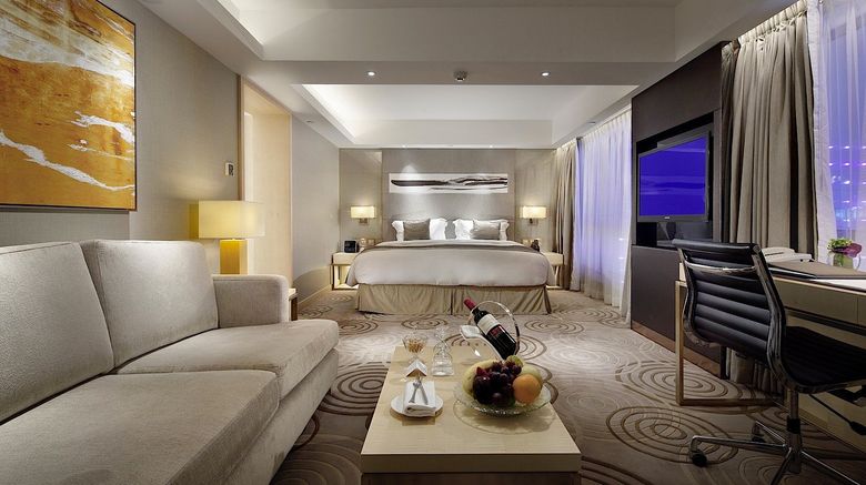 <b>The Royal Garden Hong Kong Suite</b>. Images powered by <a href="https://www.leonardoworldwide.com/" title="Leonardo Worldwide" target="_blank">Leonardo</a>.