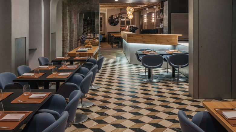 <b>Vander Urbani Resort Restaurant</b>. Images powered by <a href="https://www.leonardoworldwide.com/" title="Leonardo Worldwide" target="_blank">Leonardo</a>.