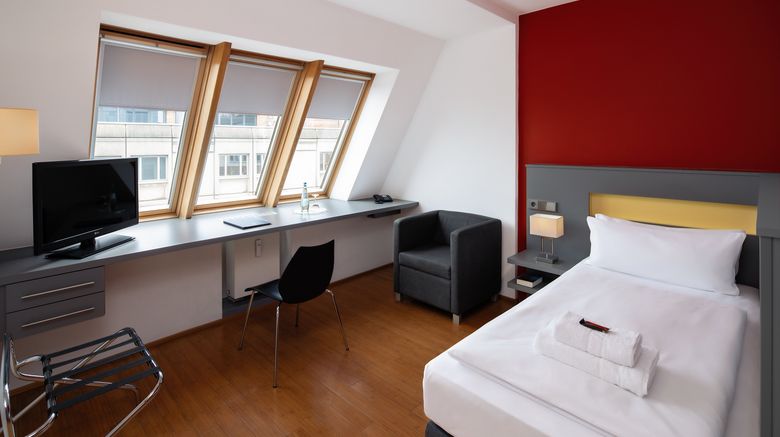 <b>VCH by TOP Hotel Dietrich Bonhoeffer Room</b>. Images powered by <a href="https://www.leonardoworldwide.com/" title="Leonardo Worldwide" target="_blank">Leonardo</a>.