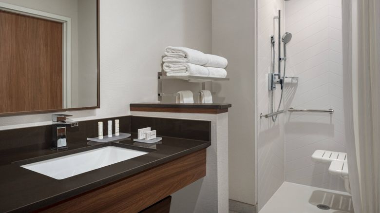 <b>Fairfield Inn & Suites Milwaukee West Room</b>. Images powered by <a href="https://www.leonardoworldwide.com/" title="Leonardo Worldwide" target="_blank">Leonardo</a>.