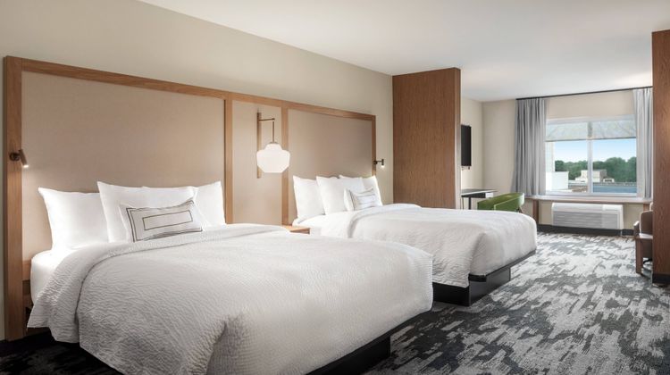 Fairfield Inn & Suites Milwaukee West Suite