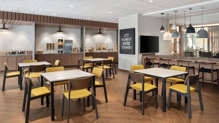 Fairfield Inn & Suites Milwaukee West Restaurant