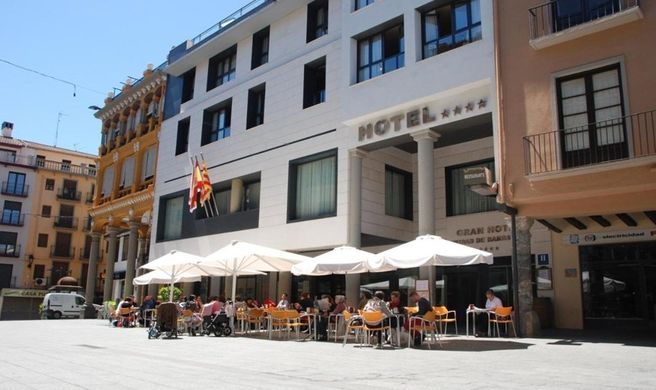 Gran Hotel Ciudad de Barbastro Exterior