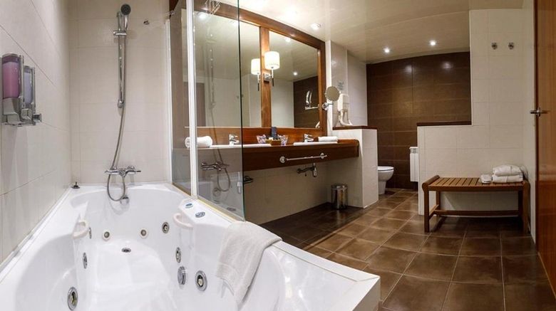 <b>Gran Hotel Ciudad de Barbastro Room</b>. Images powered by <a href="https://www.leonardoworldwide.com/" title="Leonardo Worldwide" target="_blank">Leonardo</a>.