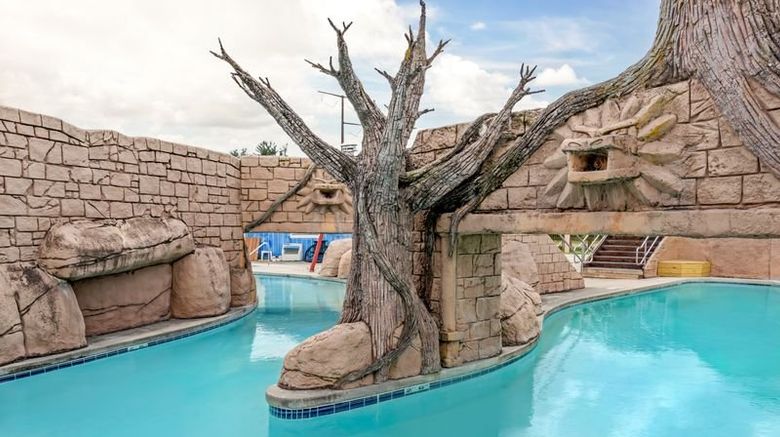 <b>Polynesian Hotel & Suites Pool</b>. Images powered by <a href="https://www.leonardoworldwide.com/" title="Leonardo Worldwide" target="_blank">Leonardo</a>.