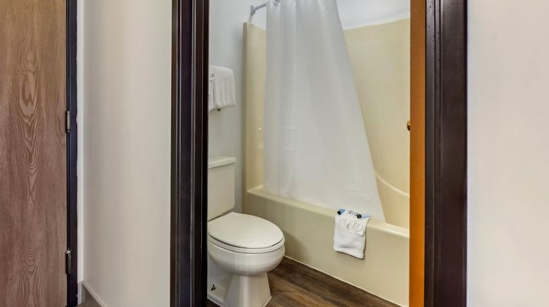 <b>Polynesian Hotel & Suites Room</b>. Images powered by <a href="https://www.leonardoworldwide.com/" title="Leonardo Worldwide" target="_blank">Leonardo</a>.