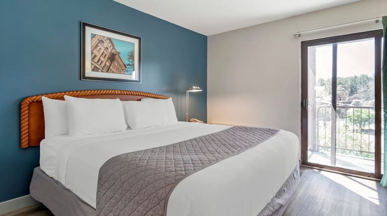 <b>Polynesian Hotel & Suites Room</b>. Images powered by <a href="https://www.leonardoworldwide.com/" title="Leonardo Worldwide" target="_blank">Leonardo</a>.