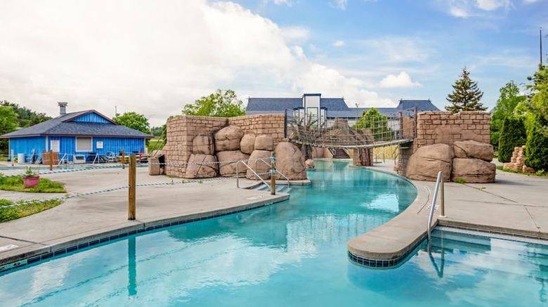 <b>Polynesian Hotel & Suites Pool</b>. Images powered by <a href="https://www.leonardoworldwide.com/" title="Leonardo Worldwide" target="_blank">Leonardo</a>.