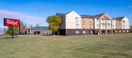 Red Roof Inn & Suites Danville Exterior