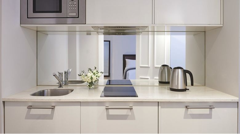 <b>Fraser Suites Queens Gate London Room</b>. Images powered by <a href="https://www.leonardoworldwide.com/" title="Leonardo Worldwide" target="_blank">Leonardo</a>.