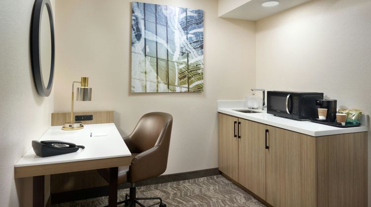 SpringHill Suites Atlanta Six Flags Suite