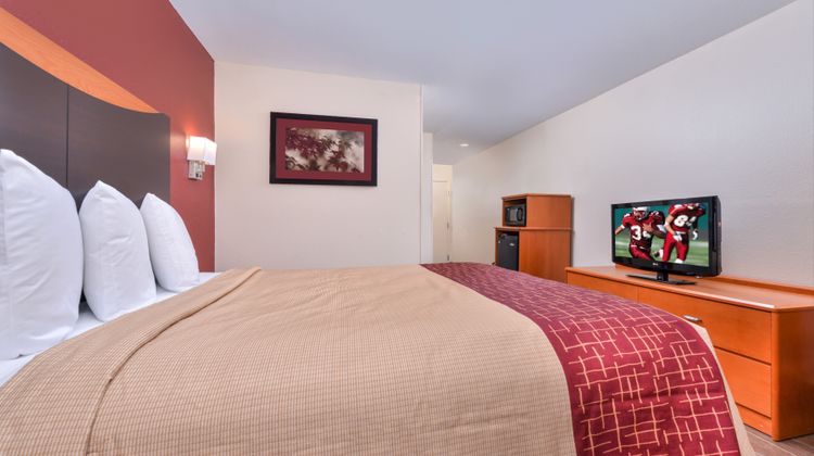 Red Roof Inn & Suites Danville Room