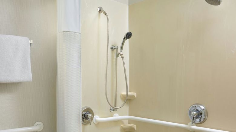 <b>Courtyard by Marriott Atlanta Alpharetta Room</b>. Images powered by <a href="https://www.leonardoworldwide.com/" title="Leonardo Worldwide" target="_blank">Leonardo</a>.