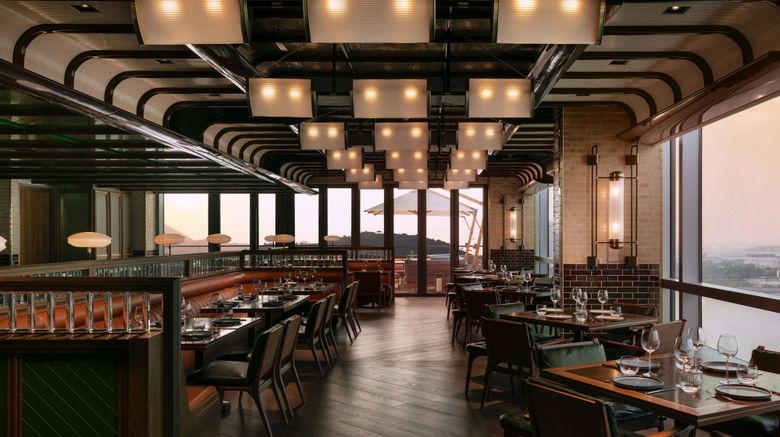 <b>Sheraton Hong Kong Tung Chung Hotel Restaurant</b>. Images powered by <a href="https://www.leonardoworldwide.com/" title="Leonardo Worldwide" target="_blank">Leonardo</a>.