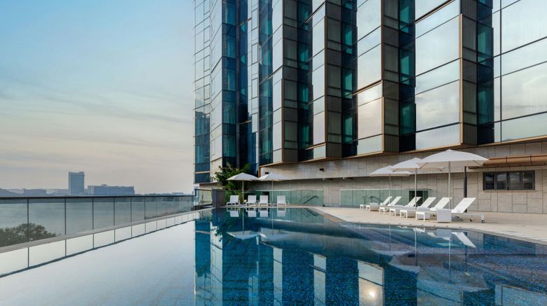 <b>Sheraton Hong Kong Tung Chung Hotel Pool</b>. Images powered by <a href="https://www.leonardoworldwide.com/" title="Leonardo Worldwide" target="_blank">Leonardo</a>.