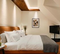DO & CO Hotel Munich Room