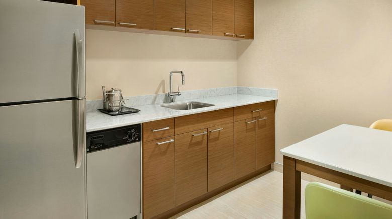 <b>The Westin Wall Centre-Vancouver Airport Room</b>. Images powered by <a href="https://www.leonardoworldwide.com/" title="Leonardo Worldwide" target="_blank">Leonardo</a>.