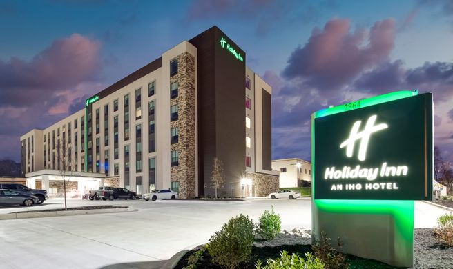 Holiday Inn Nashville Airport Exterior