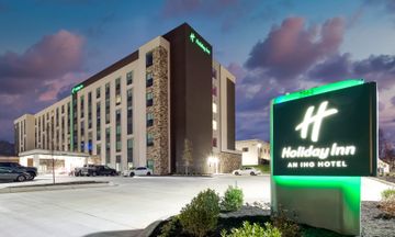 Holiday Inn Nashville Airport