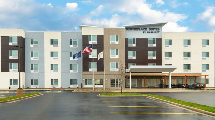 TownePlace Suites Holland Exterior