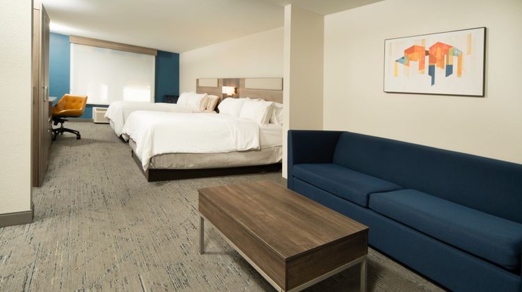 Holiday Inn Express Hotel & Suites Room