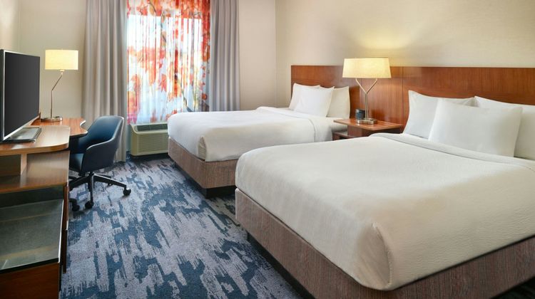 Fairfield Inn & Suites Jackson Room