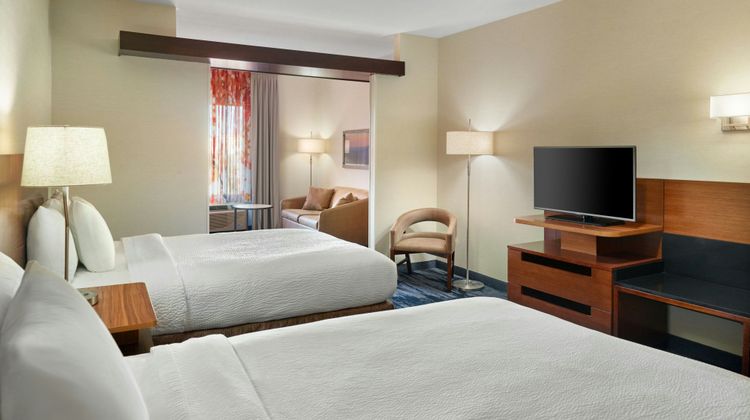 Fairfield Inn & Suites Jackson Suite