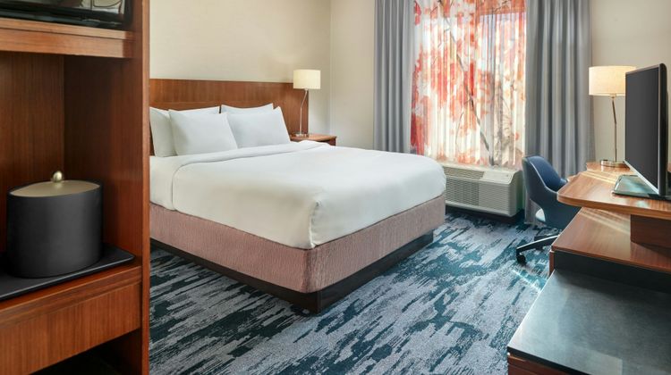 Fairfield Inn & Suites Jackson Room