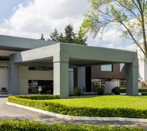 Courtyard Toluca Airport Lobby