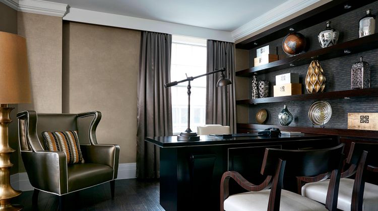 The Mayflower Hotel Autograph Collection Suite