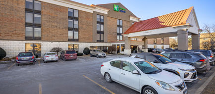 Holiday Inn Express Crestwood Exterior