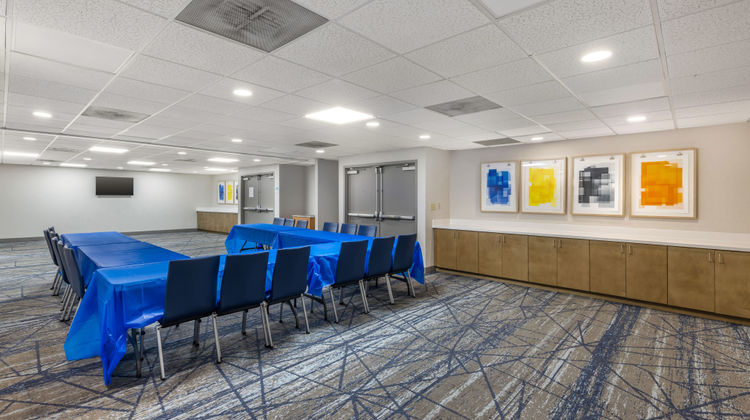 Holiday Inn Express Crestwood Meeting