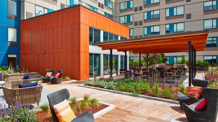 Aloft Seattle Redmond Exterior