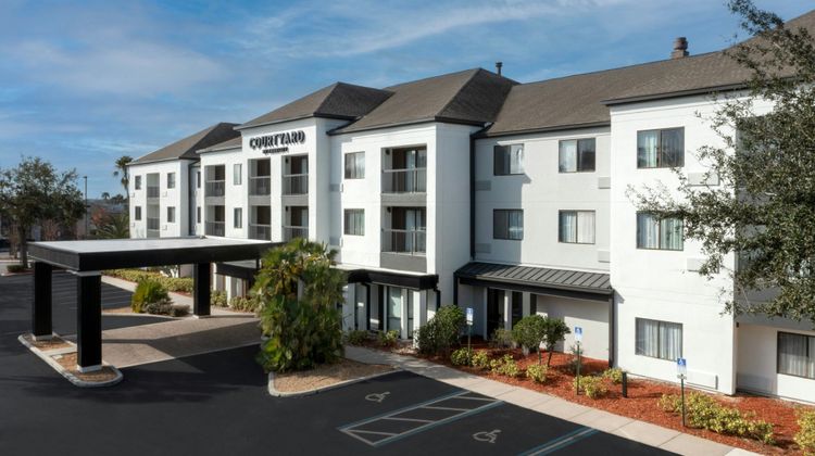 Courtyard by Marriott Lakeland Exterior