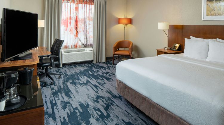 Fairfield Inn & Suites Jackson Airport Room