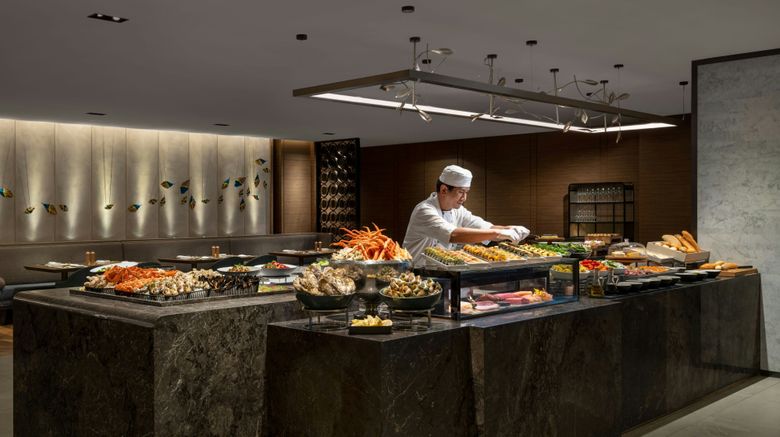 <b>Sheraton Hong Kong Tung Chung Hotel Restaurant</b>. Images powered by <a href="https://www.leonardoworldwide.com/" title="Leonardo Worldwide" target="_blank">Leonardo</a>.
