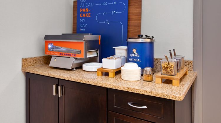 Holiday Inn Express Hotel & Suites-North Restaurant