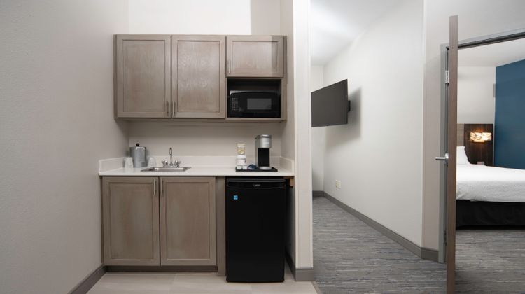 Holiday Inn Express Suite