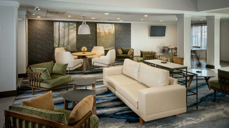 Fairfield Inn & Suites Anchorage Lobby