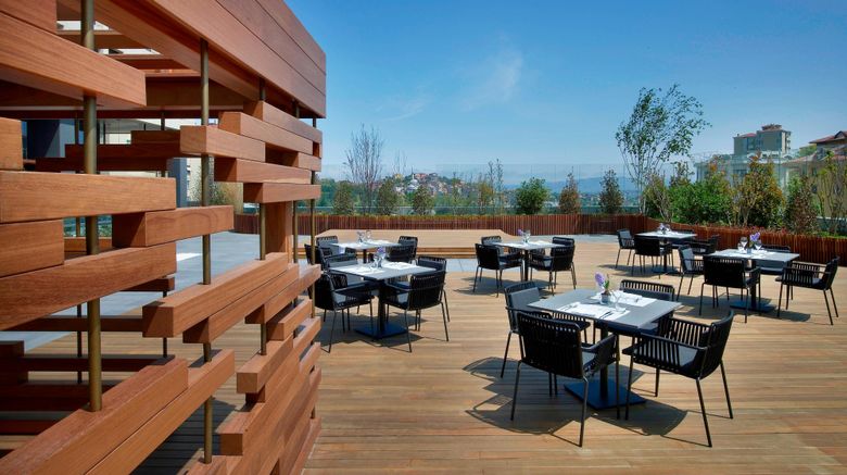 <b>Le Meridien Istanbul Etiler Pool</b>. Images powered by <a href="https://www.leonardoworldwide.com/" title="Leonardo Worldwide" target="_blank">Leonardo</a>.