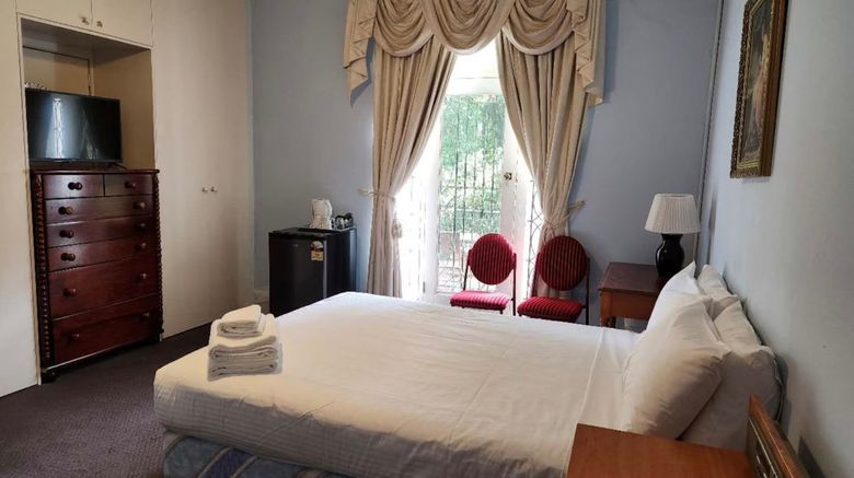 <b>Georgian Court Inn Room</b>. Images powered by <a href="https://www.leonardoworldwide.com/" title="Leonardo Worldwide" target="_blank">Leonardo</a>.