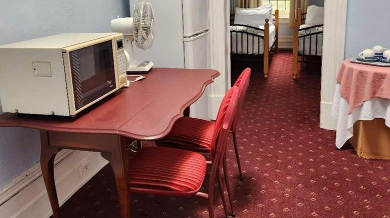 <b>Georgian Court Inn Room</b>. Images powered by <a href="https://www.leonardoworldwide.com/" title="Leonardo Worldwide" target="_blank">Leonardo</a>.