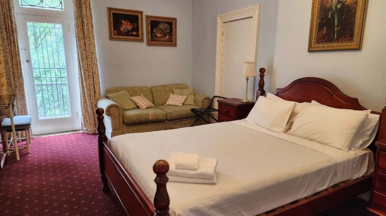 <b>Georgian Court Inn Room</b>. Images powered by <a href="https://www.leonardoworldwide.com/" title="Leonardo Worldwide" target="_blank">Leonardo</a>.