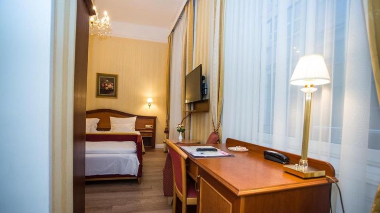 <b>Opera Suites Room</b>. Images powered by <a href="https://www.leonardoworldwide.com/" title="Leonardo Worldwide" target="_blank">Leonardo</a>.