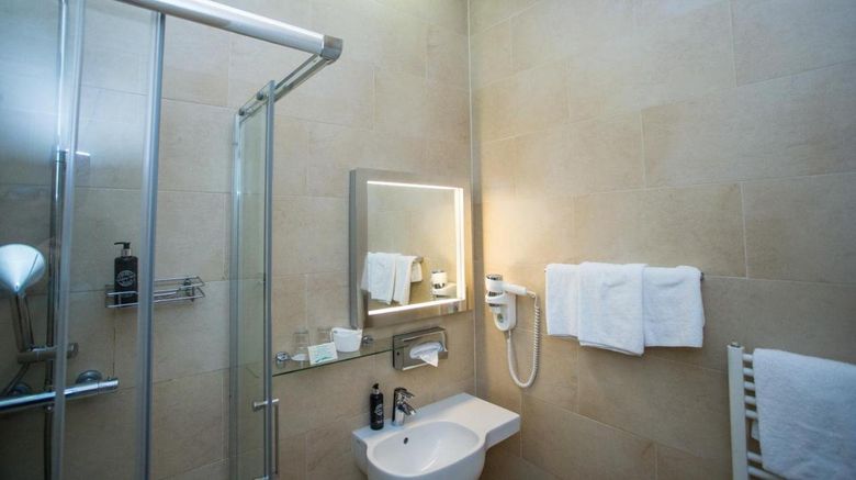 <b>Opera Suites Room</b>. Images powered by <a href="https://www.leonardoworldwide.com/" title="Leonardo Worldwide" target="_blank">Leonardo</a>.
