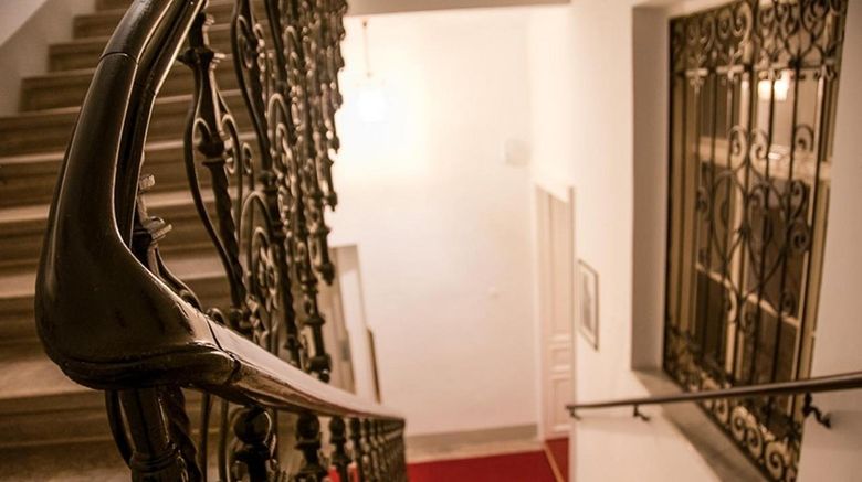 <b>Opera Suites Lobby</b>. Images powered by <a href="https://www.leonardoworldwide.com/" title="Leonardo Worldwide" target="_blank">Leonardo</a>.