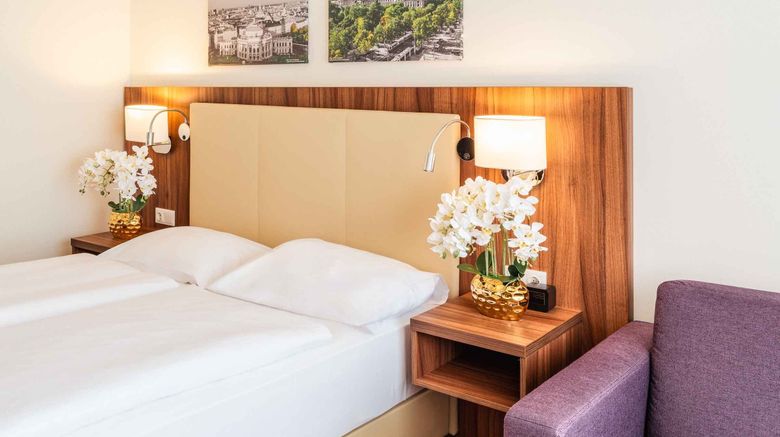 <b>Plaza Premium Wien Room</b>. Images powered by <a href="https://www.leonardoworldwide.com/" title="Leonardo Worldwide" target="_blank">Leonardo</a>.
