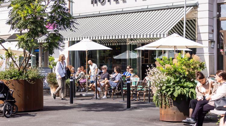 Hotel Flora Exterior