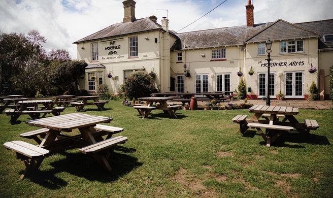 Mortimer Arms Hotel Exterior