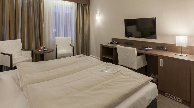 <b>Hotel Central Room</b>. Images powered by <a href="https://www.leonardoworldwide.com/" title="Leonardo Worldwide" target="_blank">Leonardo</a>.